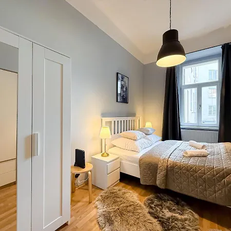 Catty 3bdr 80 M2 Apartmán Praha