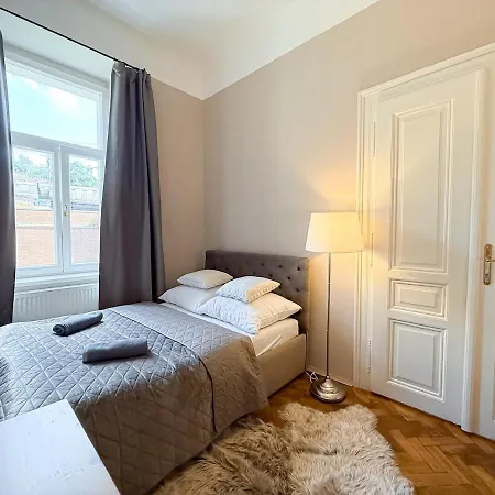 Catty 3bdr 80 M2 Apartment