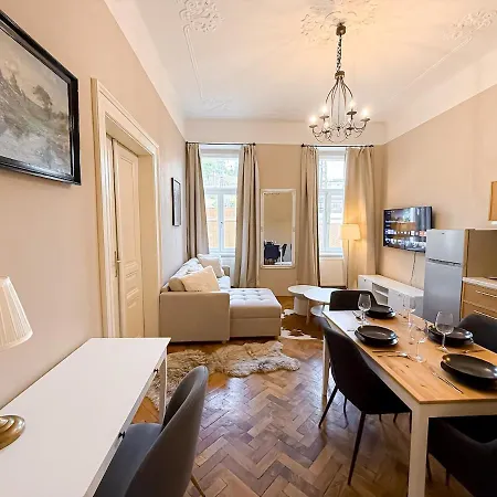 Catty 3bdr 80 M2 * Prag
